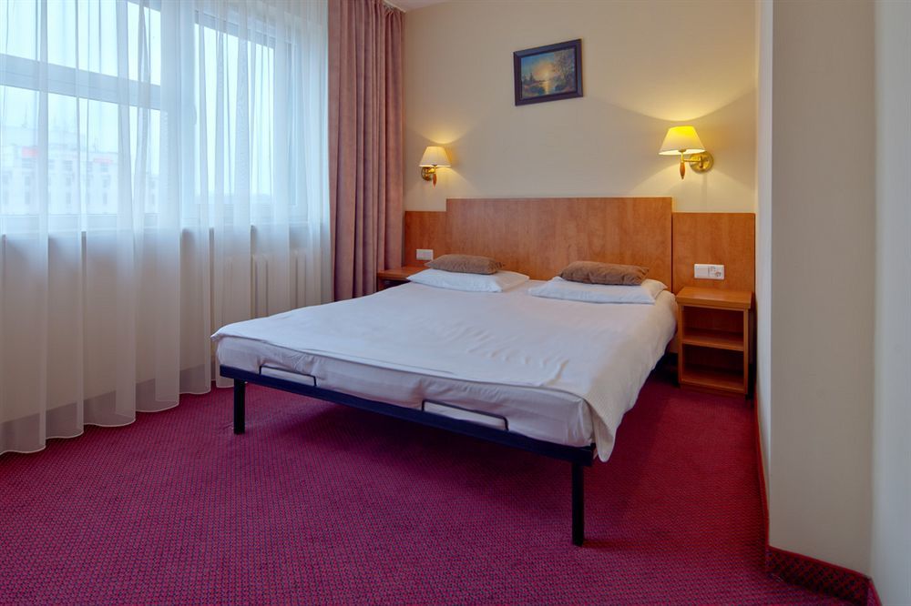 O3Hotel Varsovie Extérieur photo