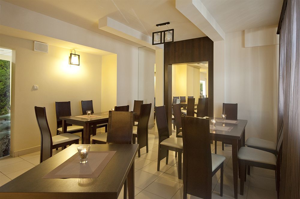 O3Hotel Varsovie Extérieur photo