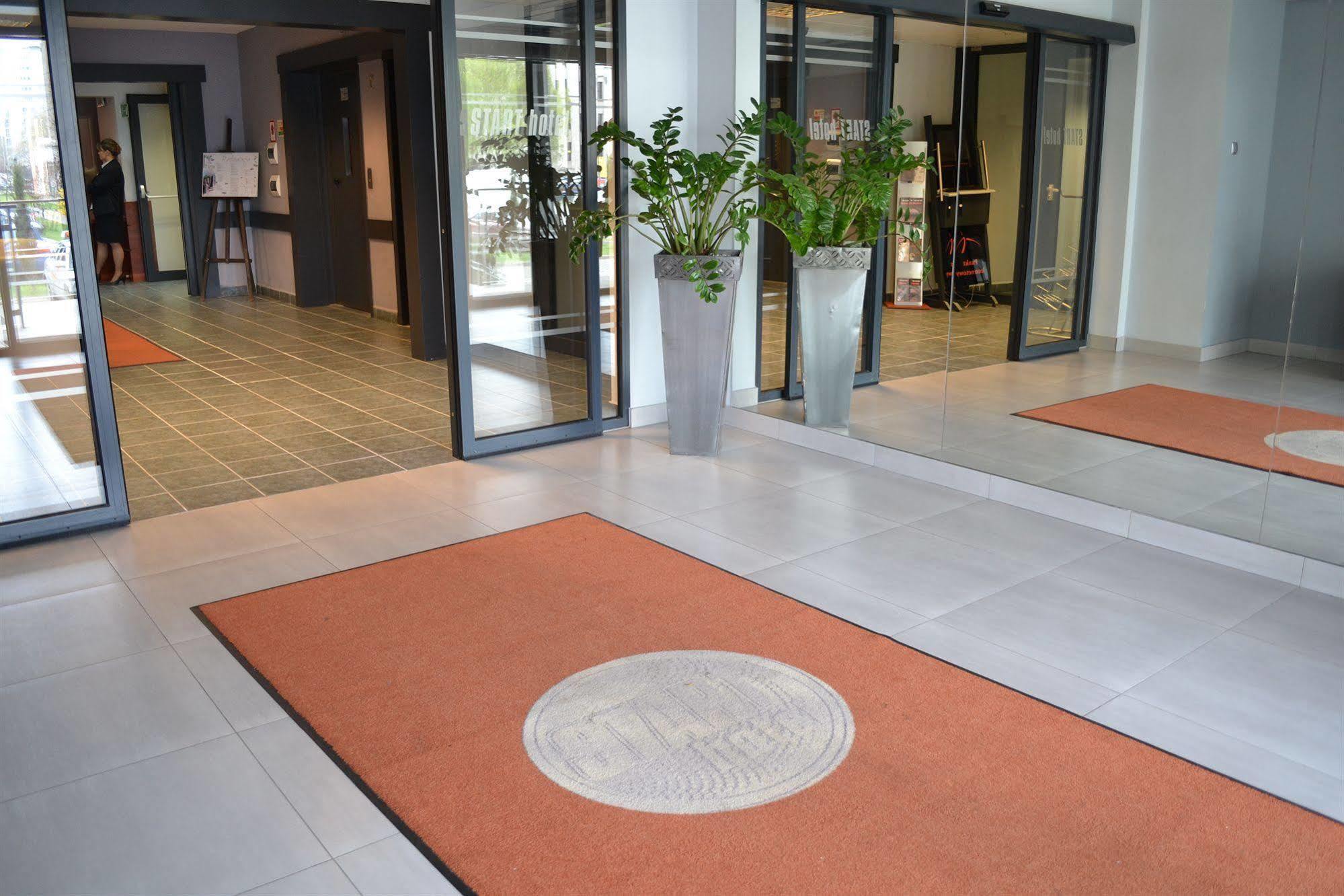 O3Hotel Varsovie Extérieur photo