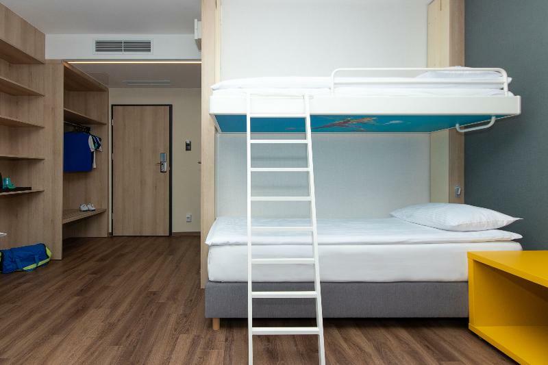 O3Hotel Varsovie Extérieur photo